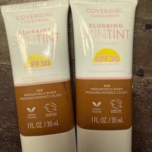 2 COVERGIRL Clean Fresh Blurring Skin Tint SPF 30 - Medium/Rich Warm 445